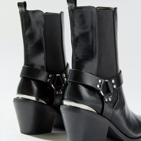 Urban Outfitters Lola Square Toe Boots Brown or Black Faux Leather/Suede NIB - Picture 9 of 12